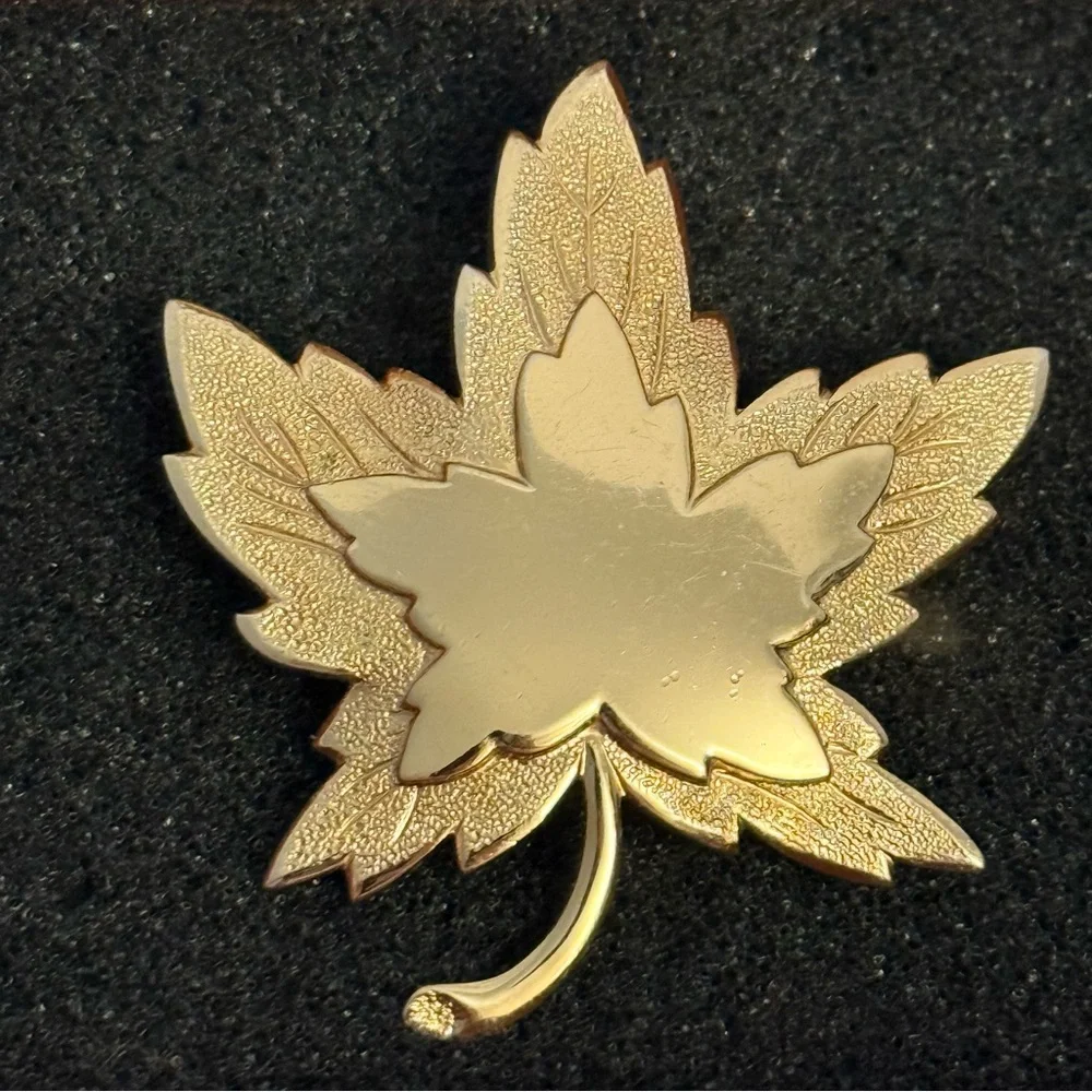 Vintage 1960s Monet Maple Leaf‎ Brooch Pin